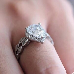 Elegant Pear shaped Cubic Zirconia Ring and matching band set